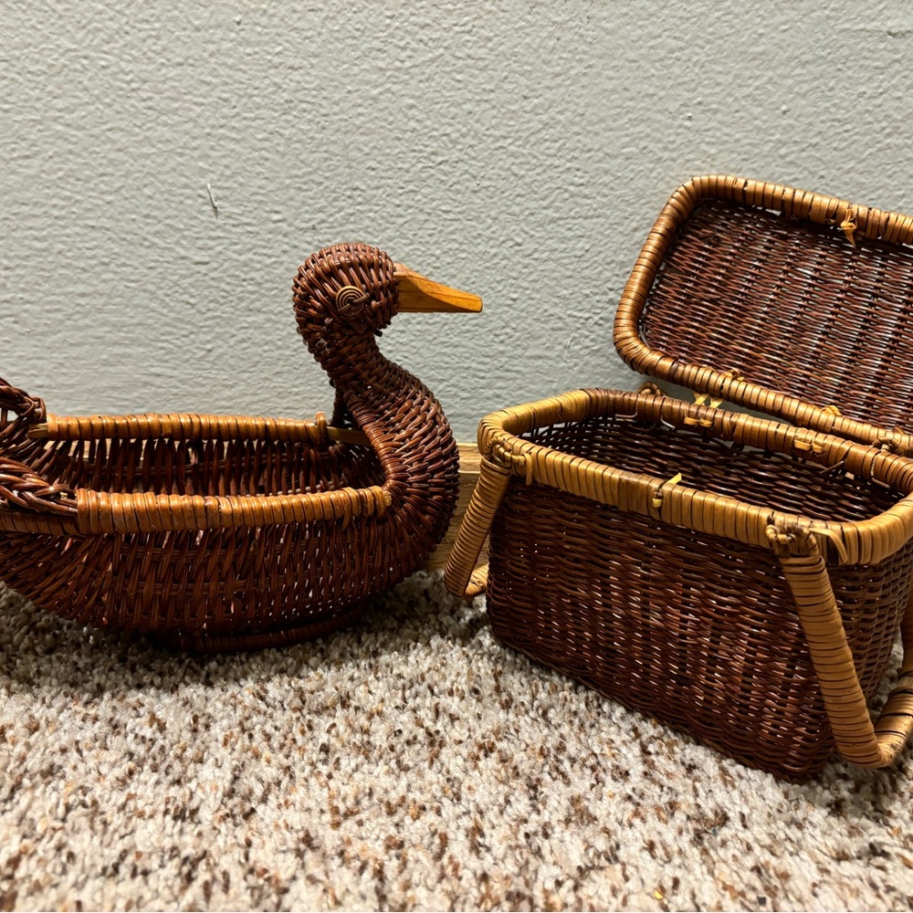 Duck basket and mini picnic basket